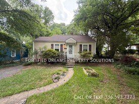 1504 Rainbow Dr in Greensboro, NC - Building Photo