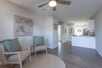 The Gables at Brownlea in Greenville, NC - Building Photo - Interior Photo