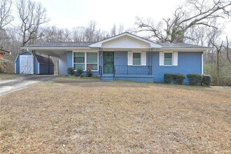 667 Tara Cir SE in Atlanta, GA - Building Photo - Building Photo