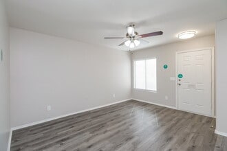 11834 W Sunnyside Dr in El Mirage, AZ - Foto de edificio - Building Photo