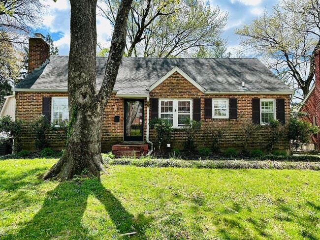 property at 4032 Elmwood Ave