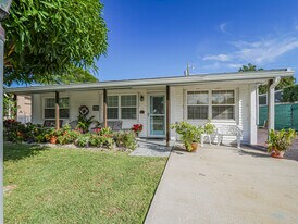 1440 4th Ct in Vero Beach, FL - Building Photo