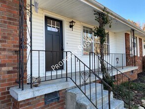 2337 Mark Ln in Chattanooga, TN - Building Photo - Building Photo
