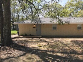 404 S Walnut St in Hammond, LA - Building Photo