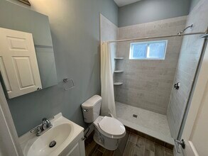 29 Alpine St, Unit 1 in Somerville, MA - Foto de edificio - Building Photo