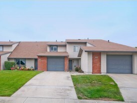 Abrams Park in Marina, CA - Building Photo