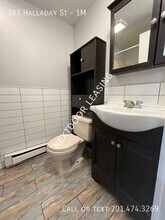 363 Halladay St in Jersey City, NJ - Building Photo - Building Photo