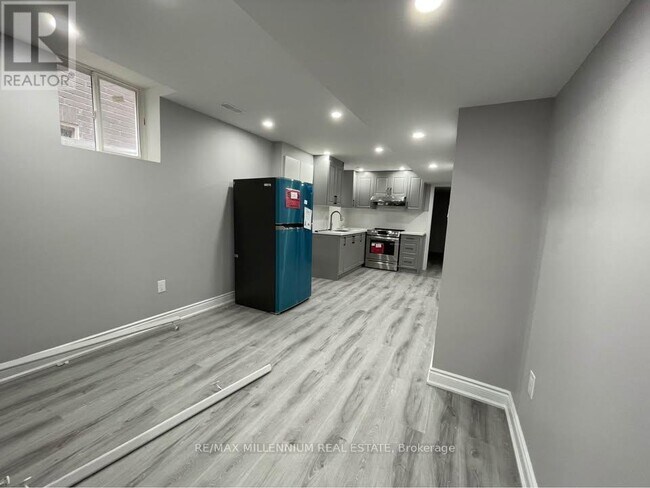 13 Haydrop Rd in Brampton, ON - Building Photo - Building Photo