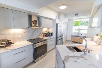 3255 NE 184th St in Aventura, FL - Building Photo - Building Photo