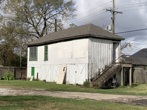 1832 Liberty St in Beaumont, TX - Building Photo - Building Photo