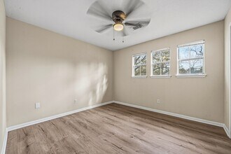 119 Laura Ln in Conroe, TX - Building Photo - Building Photo