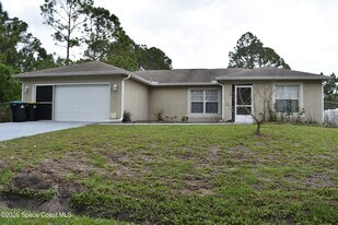 2749 Freehold Ave SE in Palm Bay, FL - Building Photo
