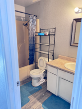 2095 Emily Cir Dr-Unit -B in Springdale, AR - Foto de edificio - Building Photo