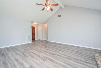 3911 Issacks Way in Sugar Land, TX - Building Photo - Building Photo