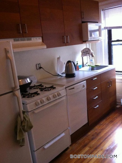 533 Newbury St in Boston, MA - Building Photo - Building Photo