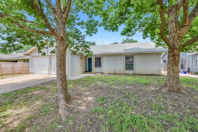 2608 Lazy Oaks Dr