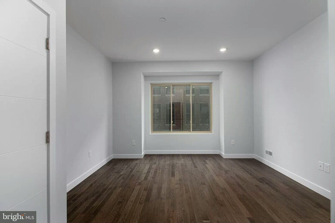 2016 N Franklin St in Philadelphia, PA - Building Photo