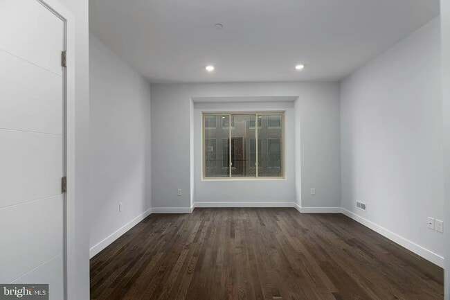 property at 2016 N Franklin St