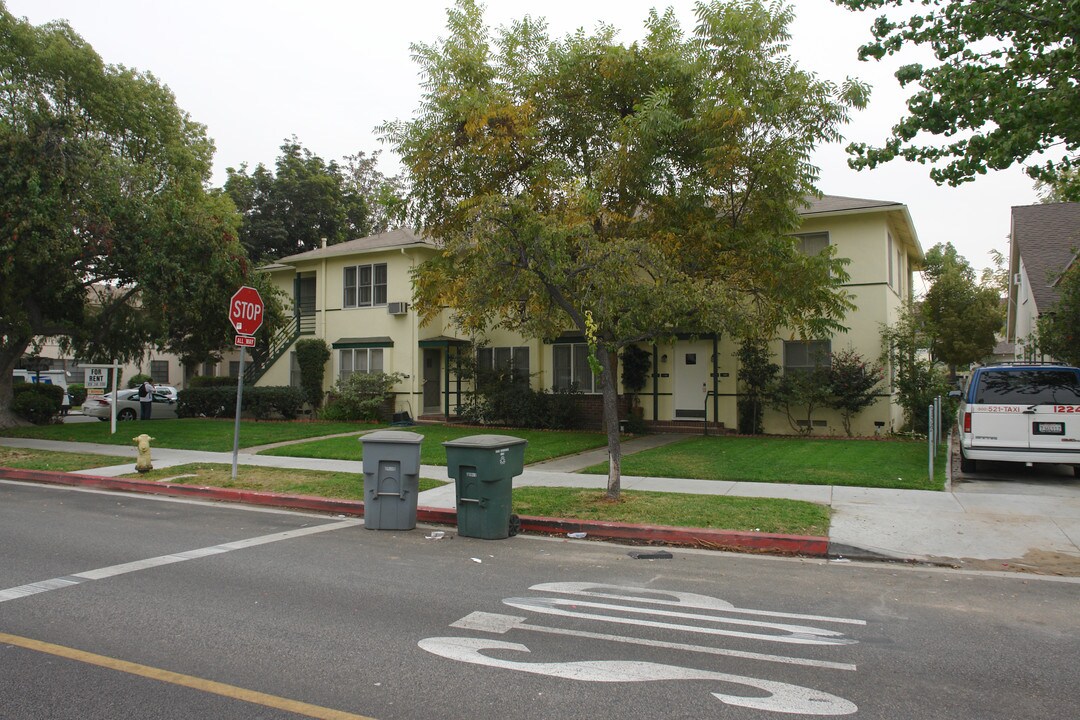 701 S Louise St in Glendale, CA - Building Photo