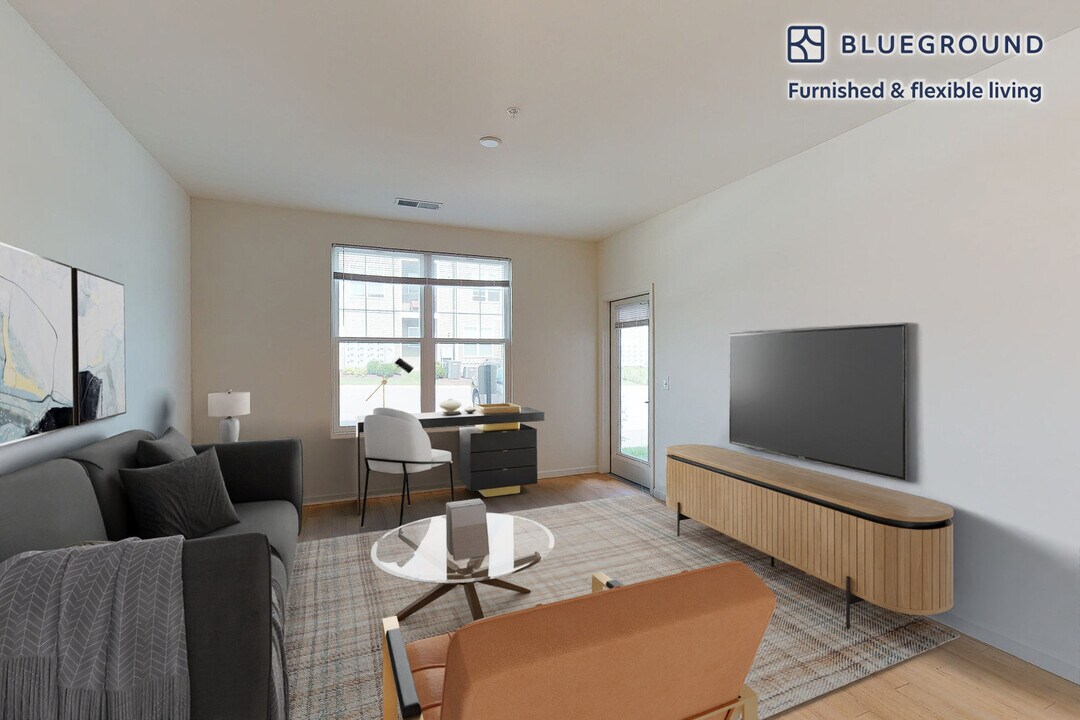 1700 E 5th St in Huntington Station, NY - Building Photo