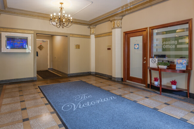 The Victorian Apartments in Chicago, IL - Building Photo - Interior Photo