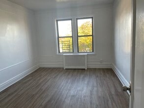 211 Glenwood Ave, Unit 101 in East Orange, NJ - Foto de edificio - Building Photo