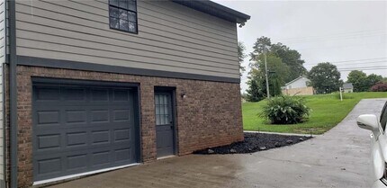 73 Huff Dr in Lawrenceville, GA - Building Photo - Building Photo