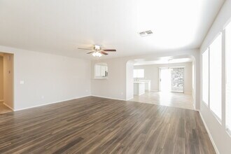10606 E Bramble Ave in Mesa, AZ - Foto de edificio - Building Photo