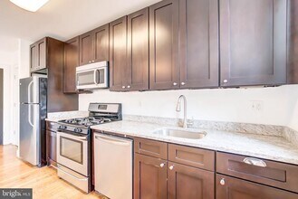 1575 Spring Pl NW in Washington, DC - Building Photo - Building Photo