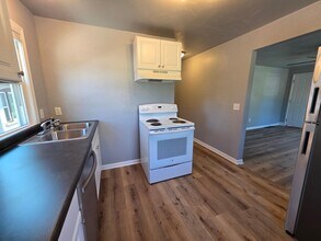 840 S Maple Ave-Unit -604 5th Street (Lower Back) in Green Bay, WI - Building Photo - Building Photo