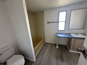 8004 Reynolda Rd in Tobaccoville, NC - Building Photo - Building Photo