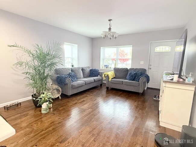 42 Nelson Ave, Unit 322 in Edison, NJ - Building Photo - Building Photo