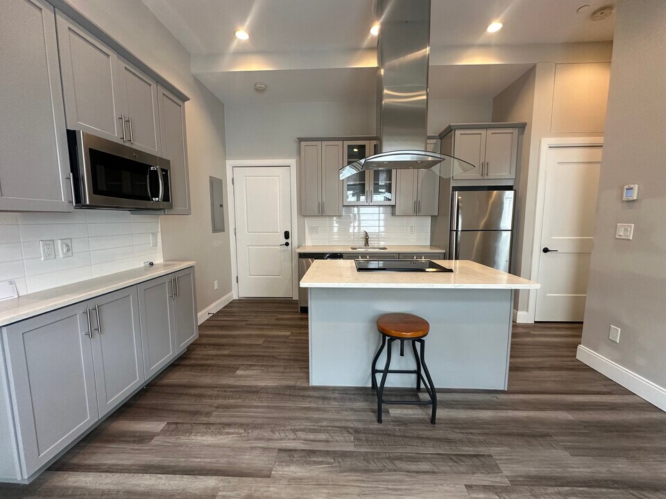 191 Washington Ave, Unit 6 in Chelsea, MA - Building Photo