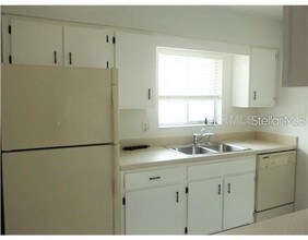 2740 Hidden Lake Blvd in Sarasota, FL - Building Photo - Building Photo