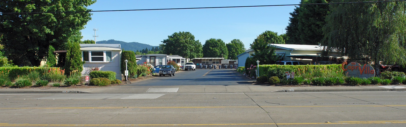 Capri Villa in Corvallis, OR - Building Photo