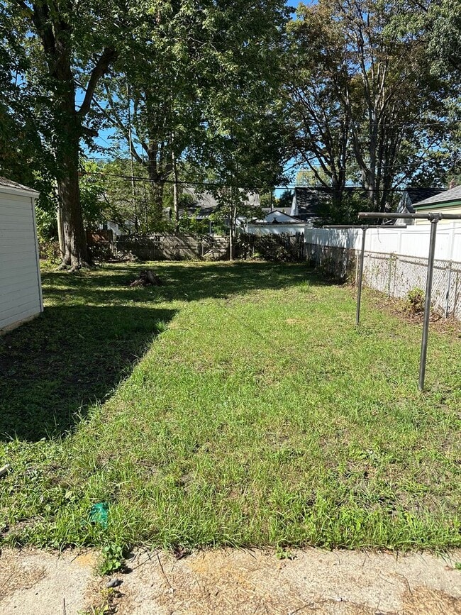 24117 Eton Ave in Dearborn Heights, MI - Building Photo - Building Photo