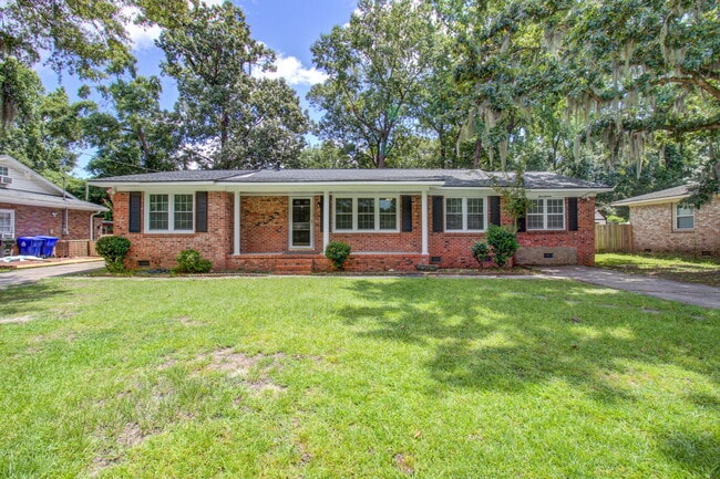 property at 816 E Estates Blvd