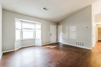 660 Utoy Cir SW in Atlanta, GA - Building Photo - Building Photo