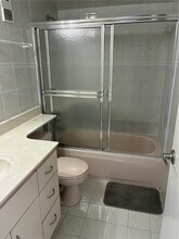 4675 W 18th Ct in Hialeah, FL - Building Photo - Building Photo