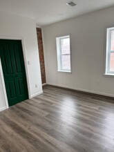 1372 E Haines St, Unit B in Philadelphia, PA - Building Photo - Building Photo