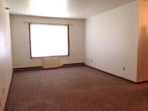 113 Forest St, Unit 11 in Fox Lake, WI - Building Photo - Building Photo