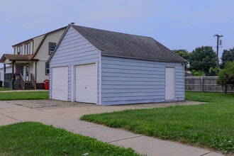29447 Kelly Rd in Roseville, MI - Building Photo - Building Photo