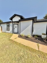 13000 Maidenhair Tr in Elgin, TX - Building Photo - Building Photo