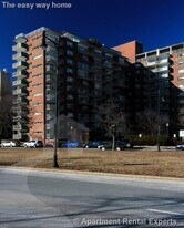 100 Memorial Dr in Cambridge, MA - Building Photo