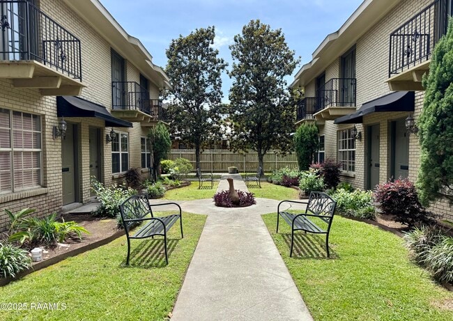 316 Stevenson St in Lafayette, LA - Building Photo - Building Photo