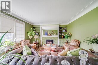 3985 Roseland Dr E in Windsor, ON - Building Photo - Building Photo