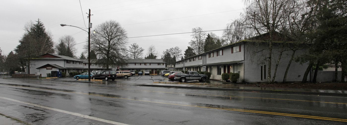 Sirrah Court in Vancouver, WA - Building Photo