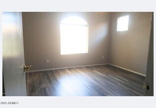 1410 E Mobile Ln in Phoenix, AZ - Building Photo - Building Photo