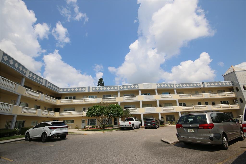 2222 Americus Blvd N in Clearwater, FL - Building Photo