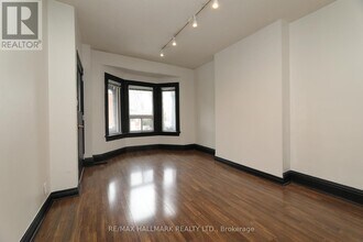 32 Barton Ave in Toronto, ON - Building Photo - Building Photo